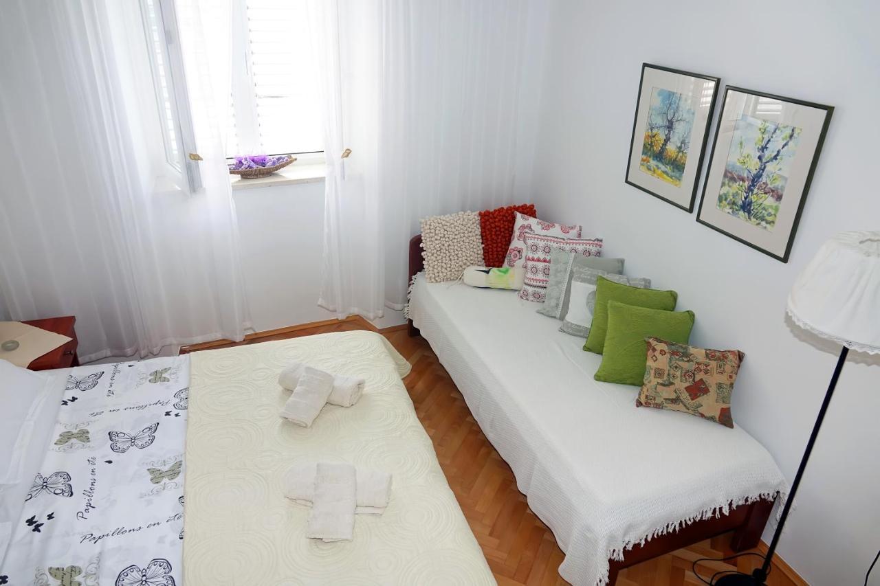 Two-Bedroom Apartment In The Centre Makarska Exteriör bild