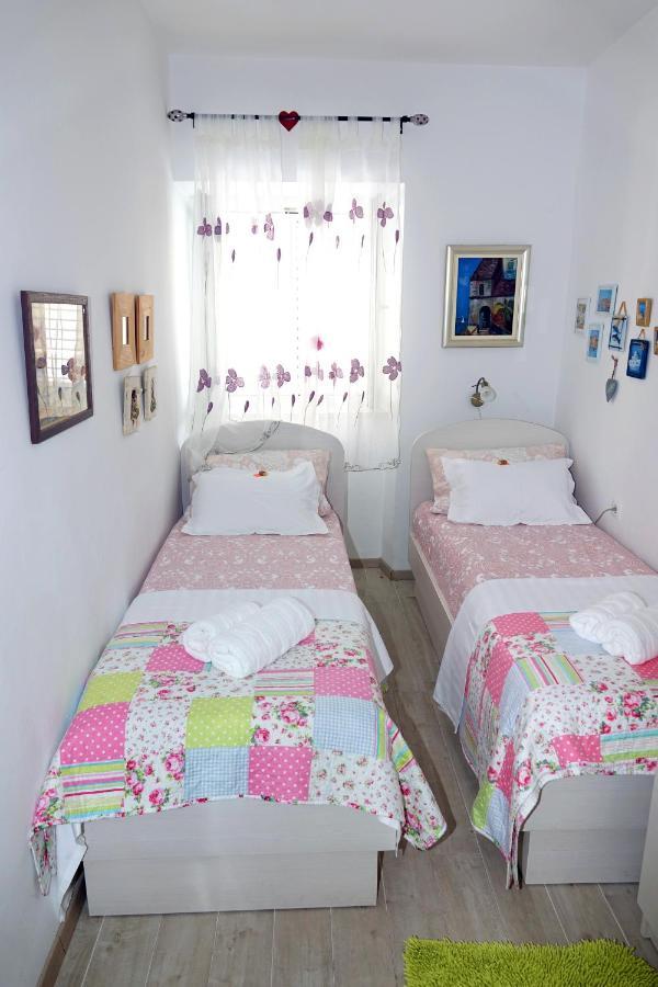 Two-Bedroom Apartment In The Centre Makarska Exteriör bild