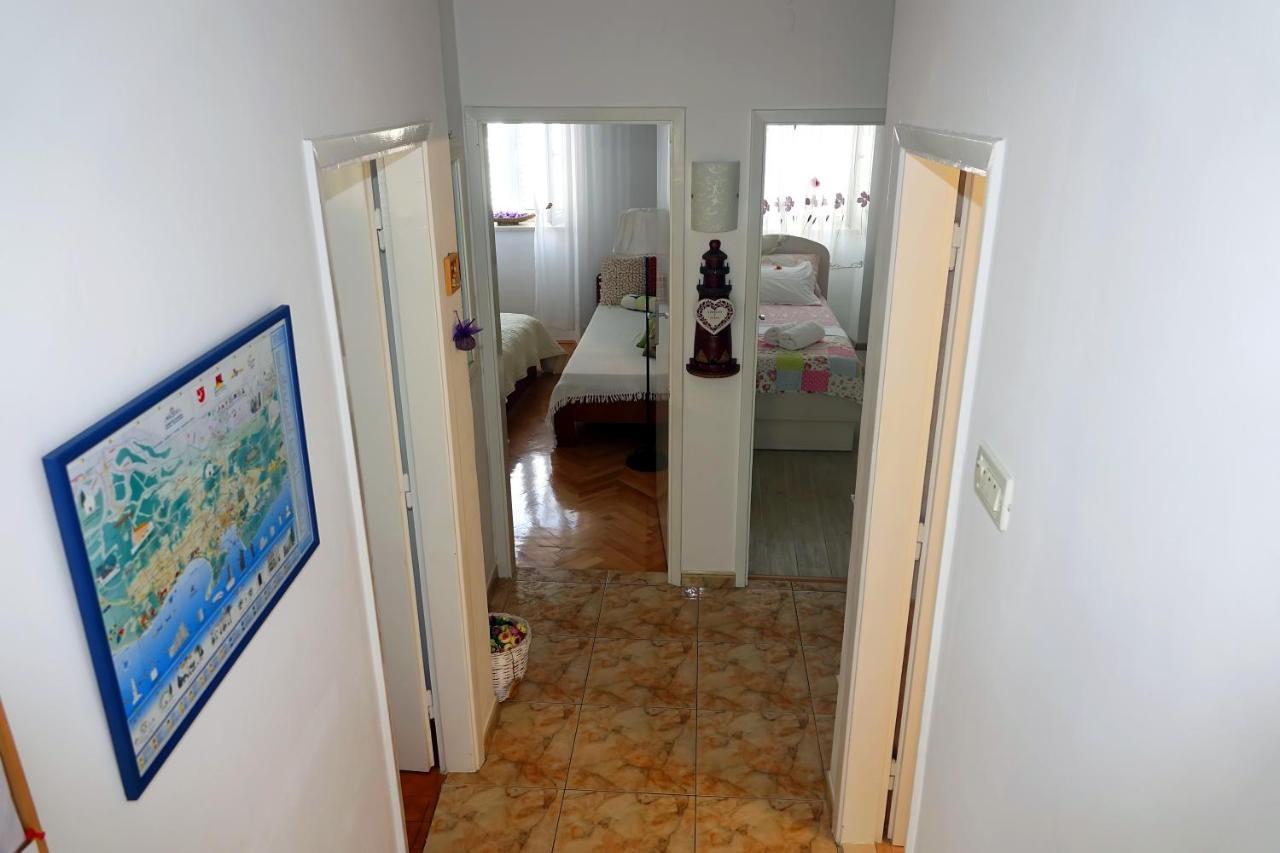 Two-Bedroom Apartment In The Centre Makarska Exteriör bild