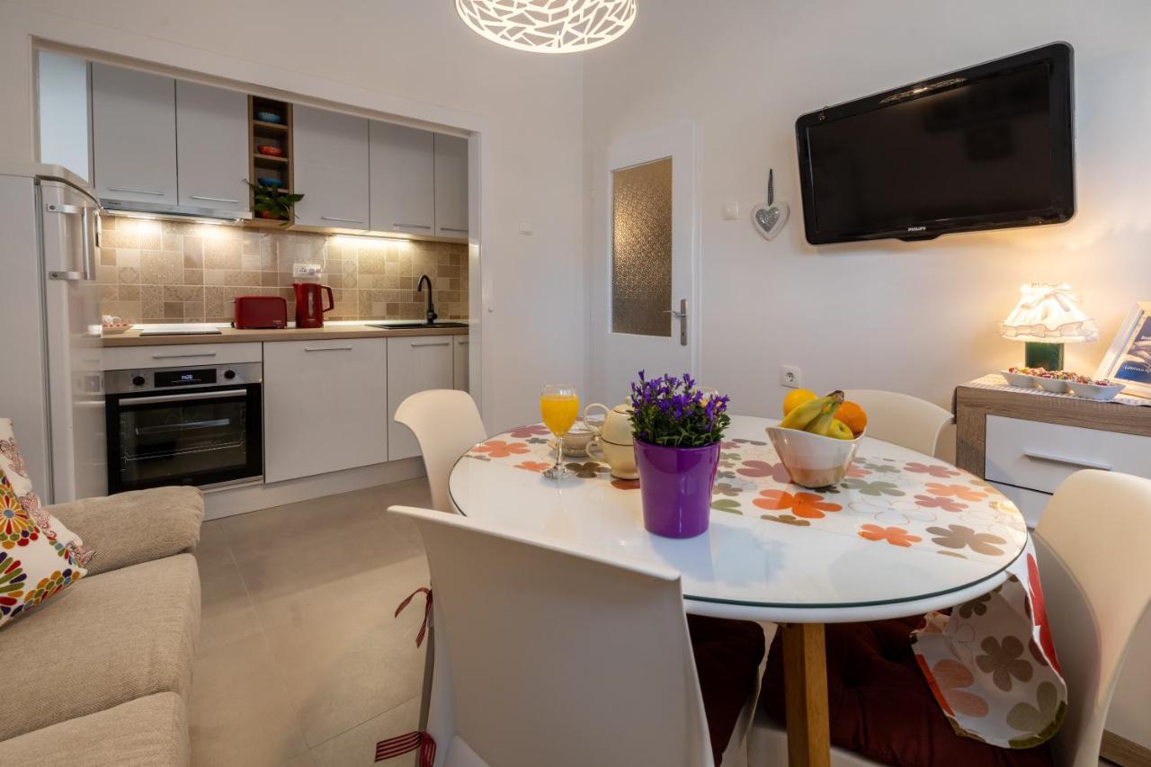 Two-Bedroom Apartment In The Centre Makarska Exteriör bild