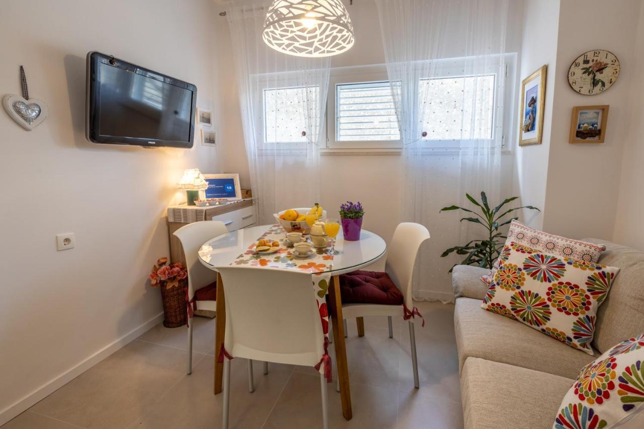 Two-Bedroom Apartment In The Centre Makarska Exteriör bild