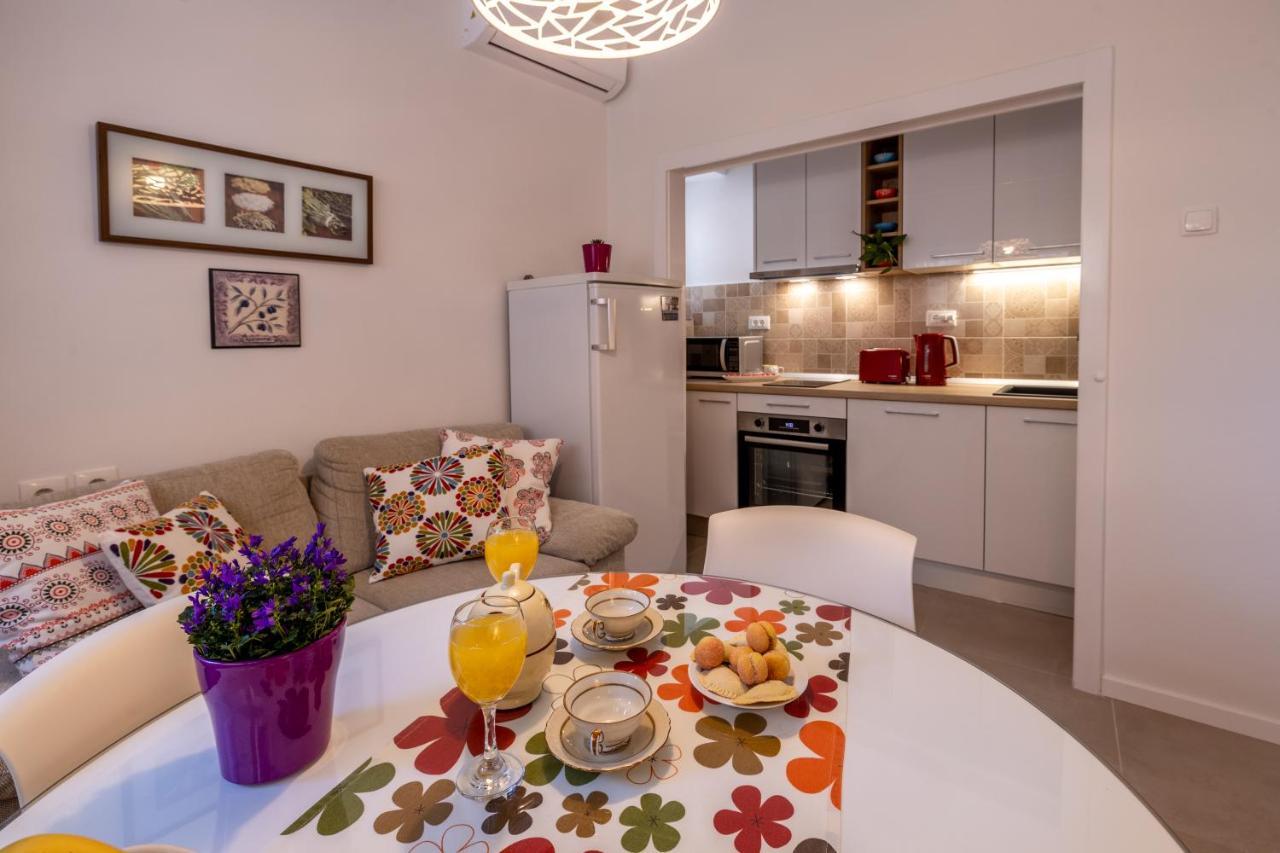 Two-Bedroom Apartment In The Centre Makarska Exteriör bild